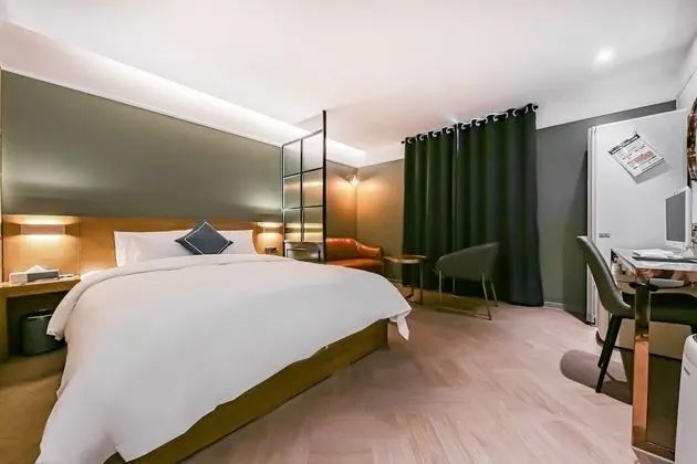 Deluxe Tek Büyük Yataklı Oda