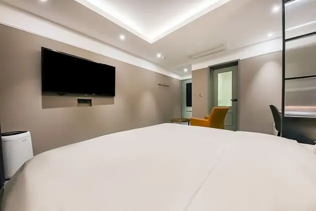 Standard Tek Büyük Yataklı Oda