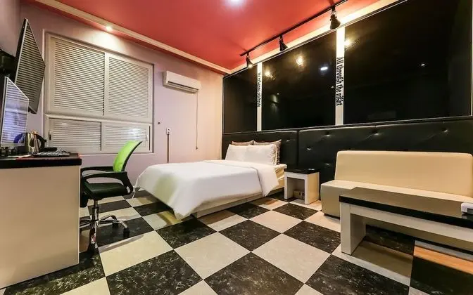 Oda (MUSE Single PC (GTX1060 16RAM 32-inch)