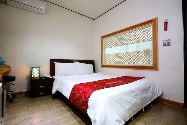 Oda (Semi-Special Room)