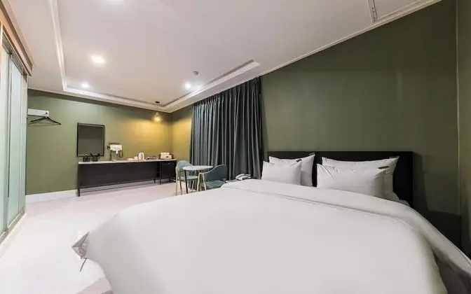 Oda (Standard (You can watch Netflix))