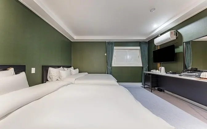 Oda (Twin (Netflix available))