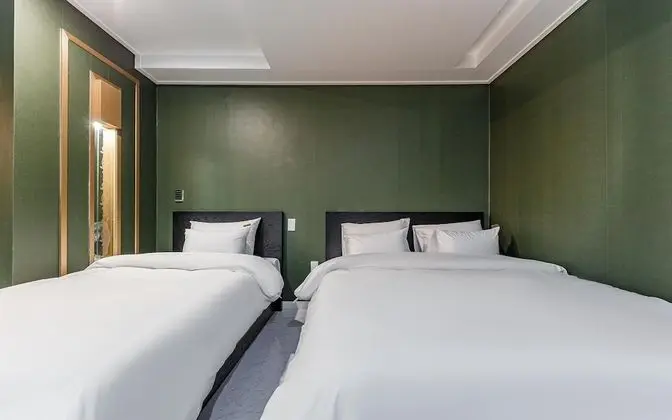 Oda (Twin (Netflix available))