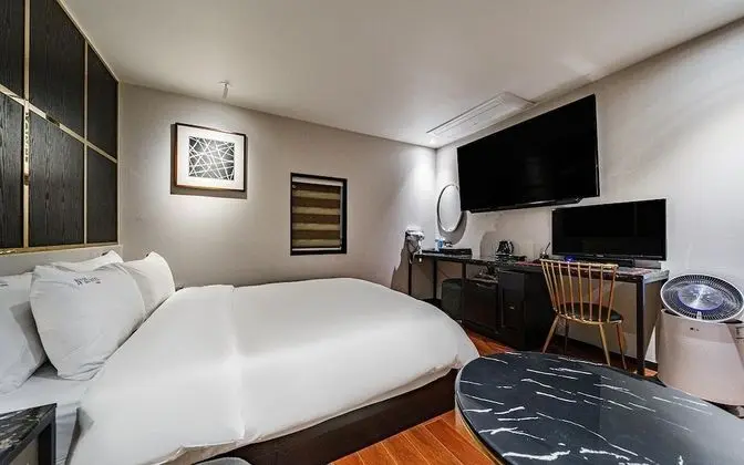 Oda (Standard (No-smoking 65-inch TV Netfl)