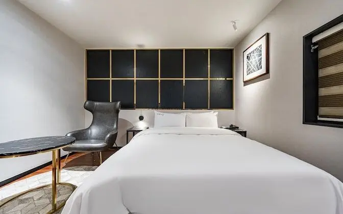 Oda (Standard (No-smoking 65-inch TV Netfl)