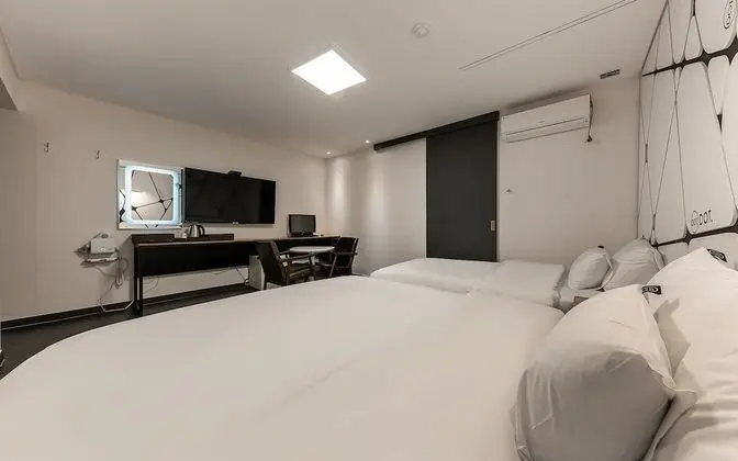 Oda (Business twin (55 inch TV hotel beddi)