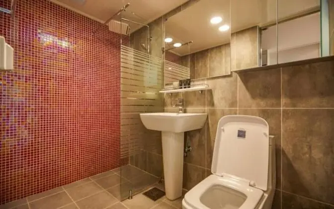 Oda (Jade 9 Building A 101 (Spa Duplex))
