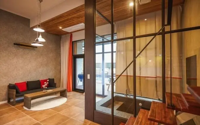Oda (Jade 9 Building B (101) (Spa Duplex))