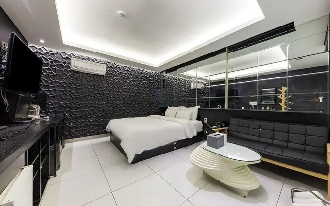 Oda (Premium (Bathtub Netflix/YouTube/Wavv)