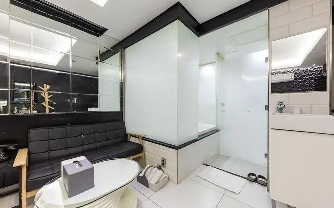 Oda (Premium (Bathtub Netflix/YouTube/Wavv)