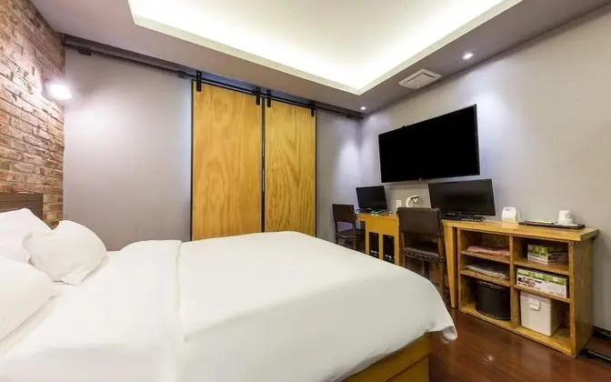 Oda (Premium (Bathtub Netflix/YouTube/Wavv)