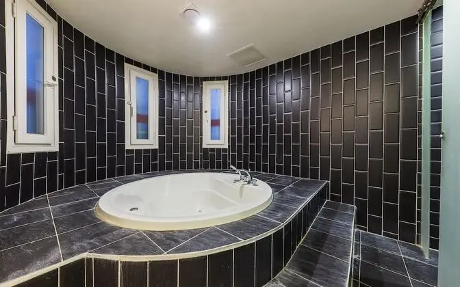 Oda (VIP (Bathtub Netflix/YouTube/Wavve Av)