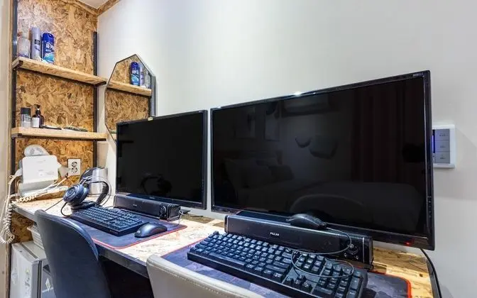 Oda (Deluxe (Netflix/PUBG couple PC availa)