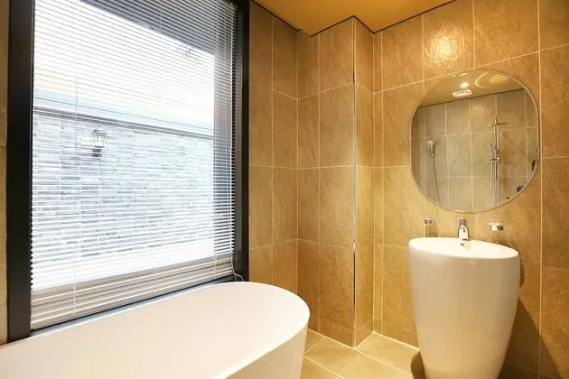 Oda (Penthouse (available on Netflix))