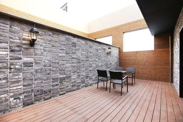 Oda (Penthouse (available on Netflix))