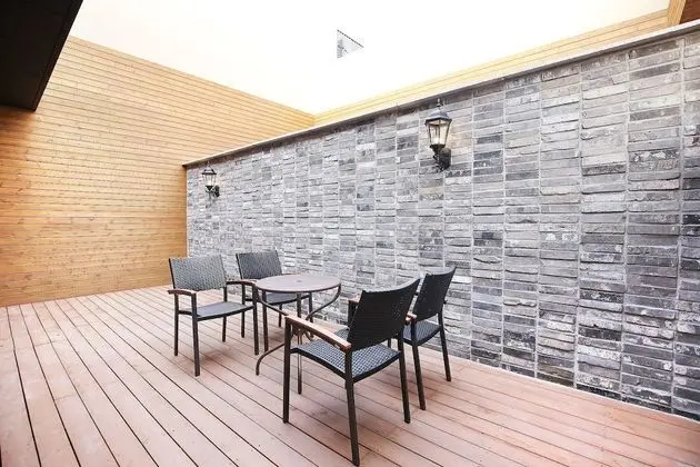 Oda (Penthouse (available on Netflix))