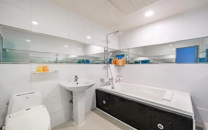 Oda (Semi-private room (65 inch smart TV N)