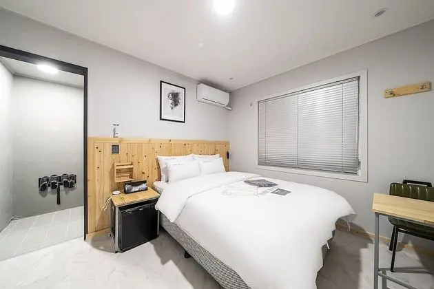 Premium Tek Büyük Yataklı Oda