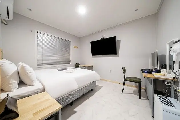 Premium Tek Büyük Yataklı Oda