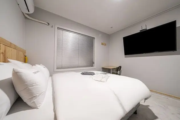 Standard Tek Büyük Yataklı Oda