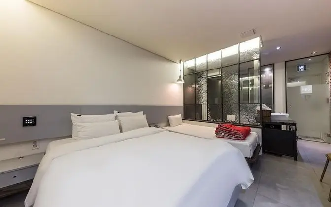 Oda (Twin (*Netflix free viewing / couple )