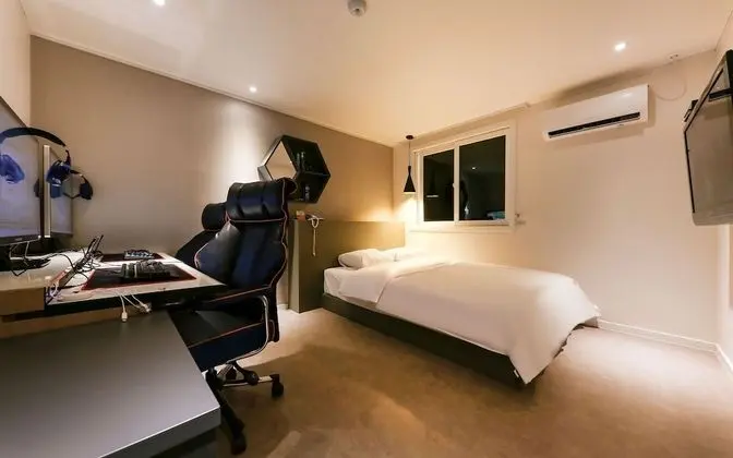 Oda (YA-Premium (LOL available bag specifi)