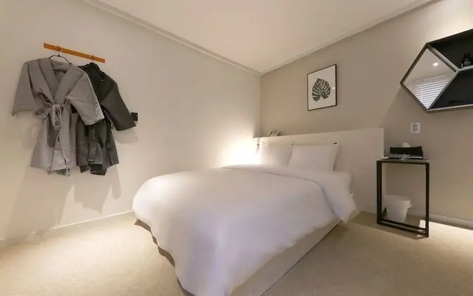 Oda (STANDARD (available on Netflix))