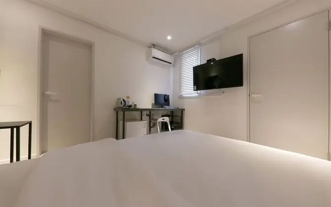 Oda (STANDARD (available on Netflix))