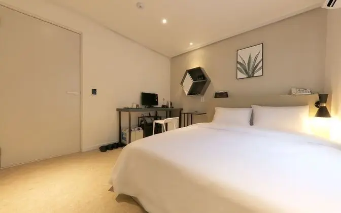 Oda (STANDARD (available on Netflix))