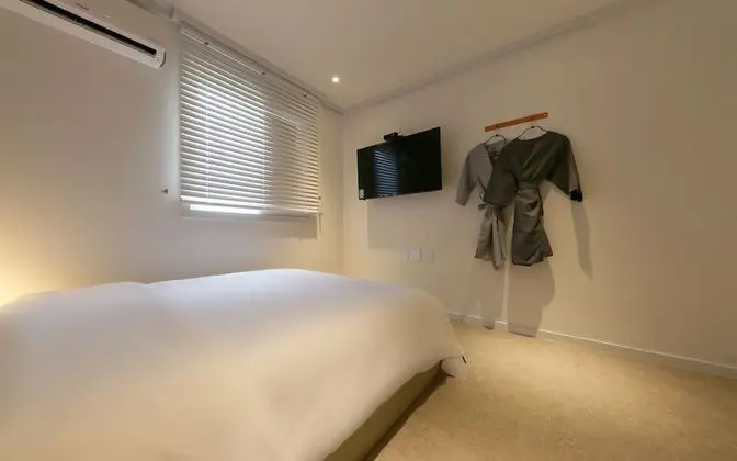 Oda (STANDARD (available on Netflix))