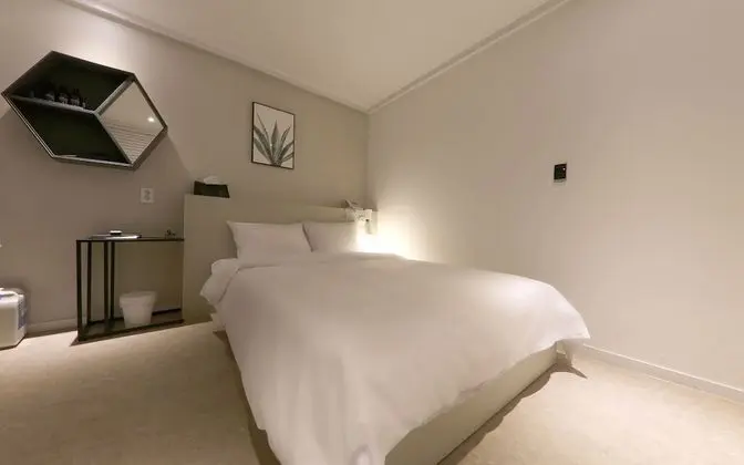 Oda (STANDARD (available on Netflix))