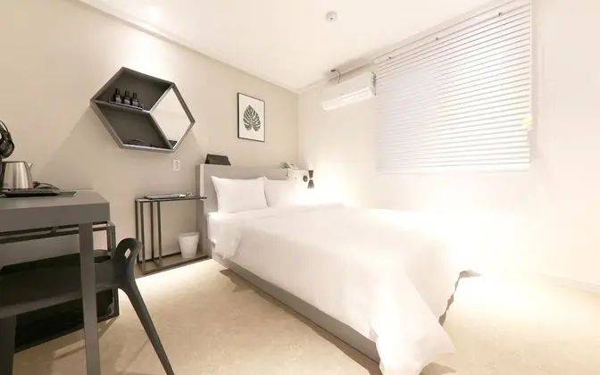 Oda (STANDARD (available on Netflix))