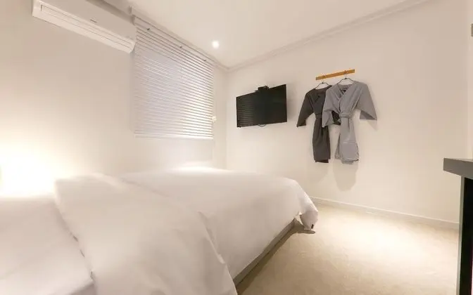 Oda (STANDARD (available on Netflix))