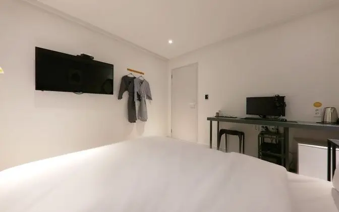 Oda (STANDARD (available on Netflix))