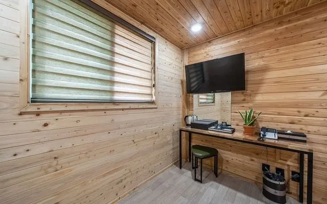 Oda (Ondol triple room (10000 won per pers)