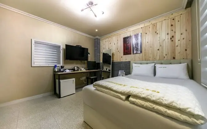 Oda (Massage Bed Room (Good room air condi)