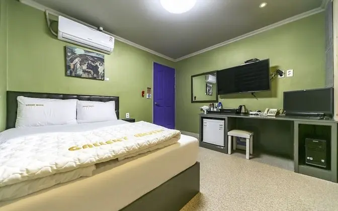 Oda (Standard-Double (Business/Room Air Co)