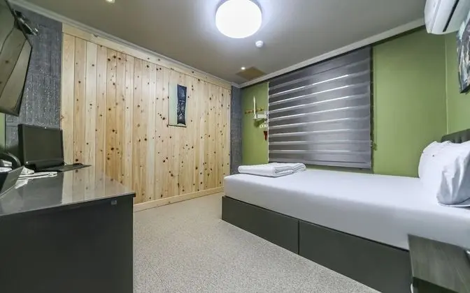 Oda (Standard-Double (Business/Room Air Co)