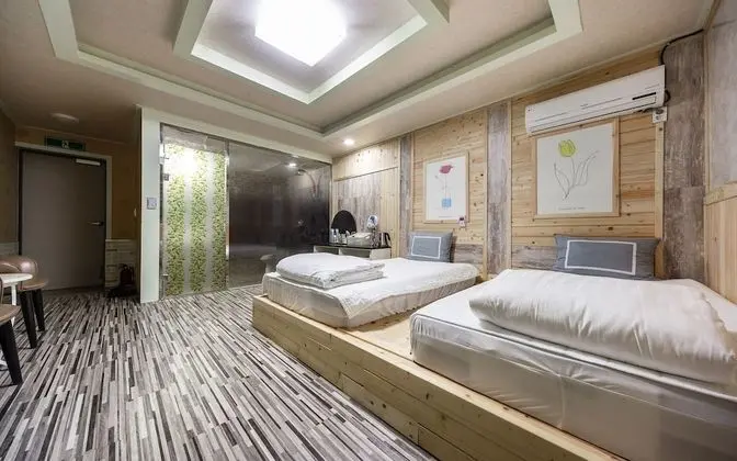 Oda (Twin (100% disinfection / good room h)