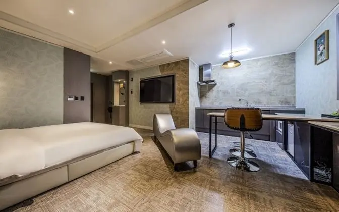 Oda (VIP suite / In-Room Kitchen / Karaoke)