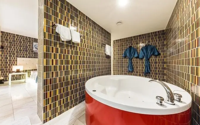 Oda (VVIP SPA (Netflix available styler av)
