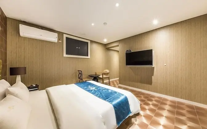 Oda (VVIP SPA (Netflix available styler av)