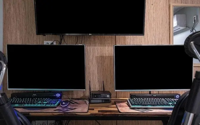 Oda (Couple pc room (high-end PC gaming ke)