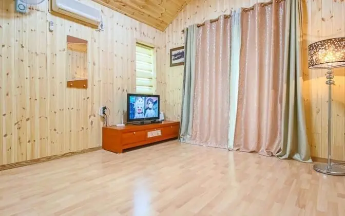 Oda (Lily (Ondol Room))