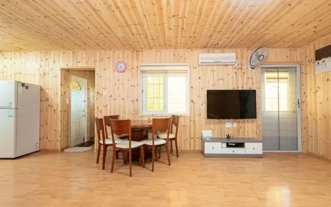 Oda (Orchid (Ondol Room))