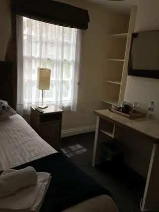 Tek Kişilik Oda, 1 Tek Kişilik Yatak, Sigara İçilmez