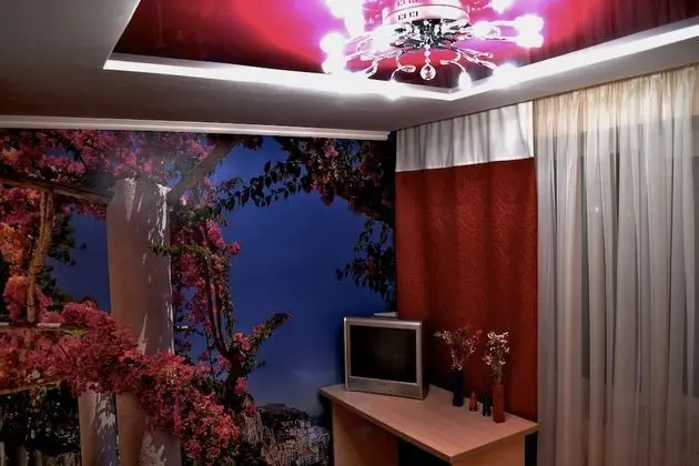 Design Tek Büyük Yataklı Oda, Küçük Mutfak