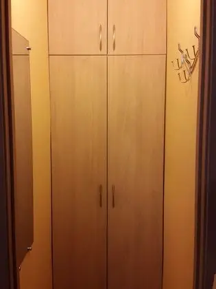 Design Tek Büyük Yataklı Oda, Küçük Mutfak