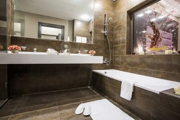 Executive Suite with Balcony