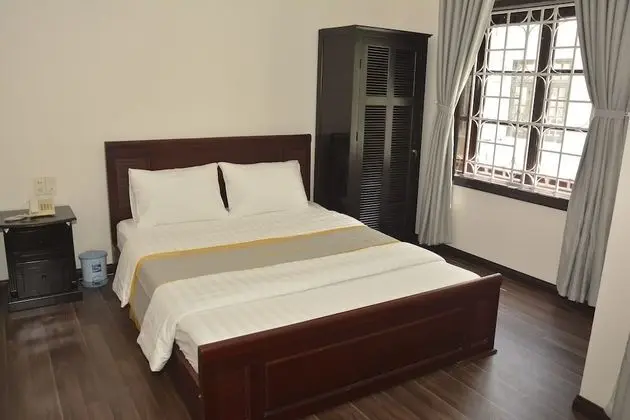 City Tek Büyük Yataklı Oda